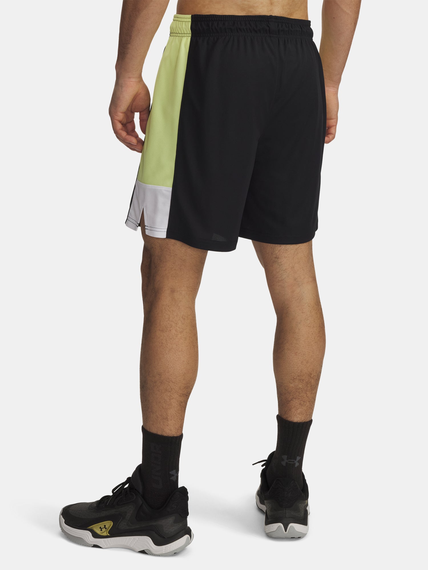 Under Armour Férfi UA Zone 7in Short fekete