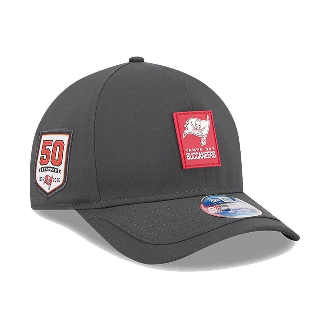 Tampa Bay Buccaneers NFL Sideline 2025 Charcoal 9FORTY M-Crown Adjustable Cap - baseball sapka