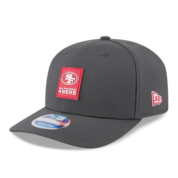 San Francisco 49ers NFL Sideline 2025 Charcoal 9SEVENTY Stretch Snap Adjustable Cap - baseball sapka