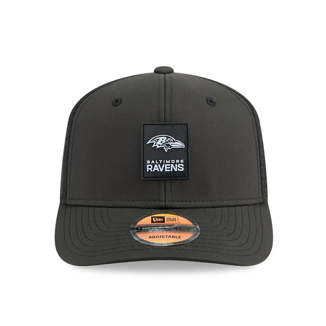 Baltimore Ravens NFL Sideline 2025 Black 9SEVENTY Trucker Stretch Snap Adjustable Cap - baseball sapka