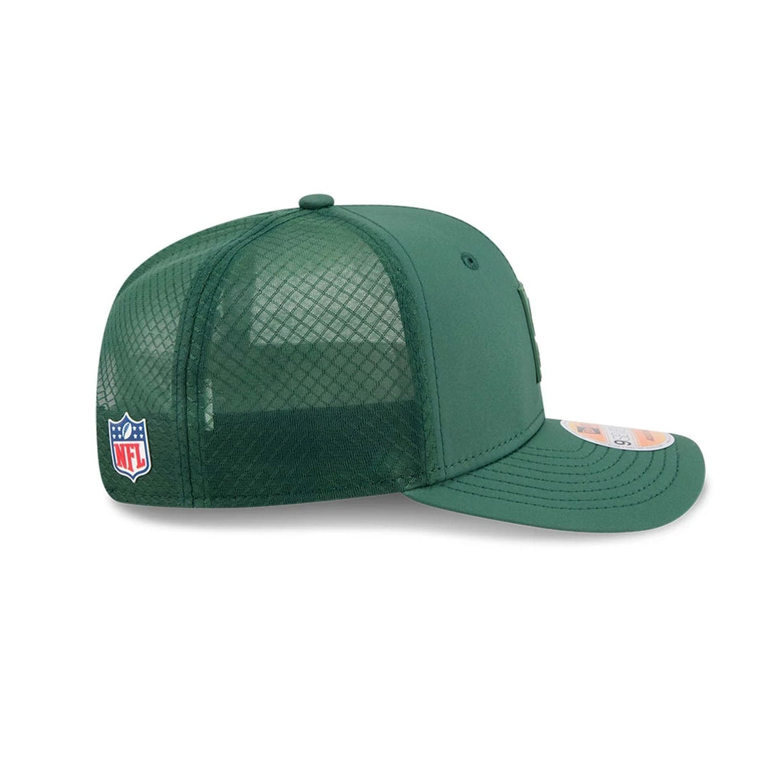 Green Bay Packers NFL Sideline 2025 Dark Green 9SEVENTY Trucker Stretch Snap Adjustable Cap - baseball sapka