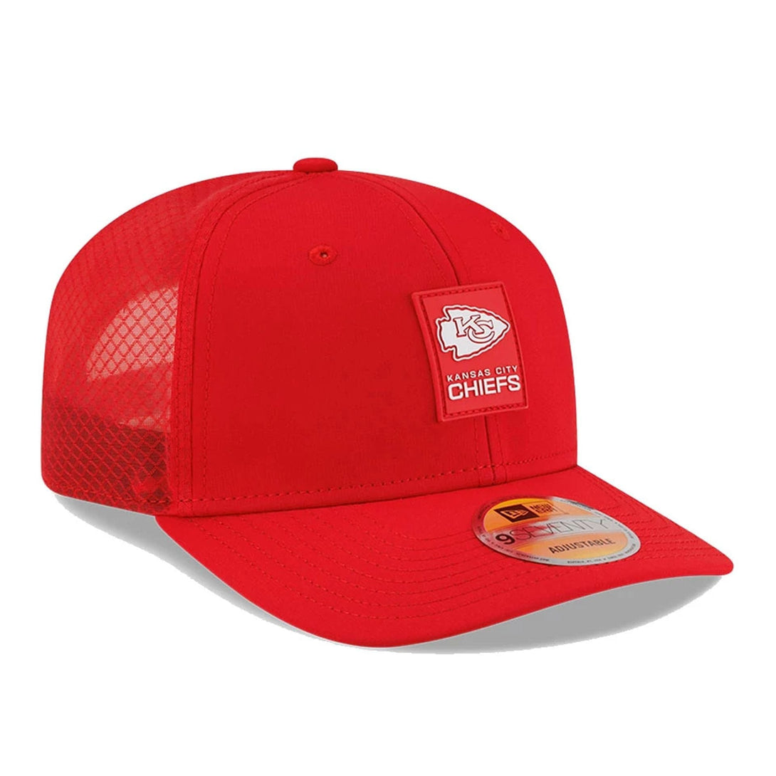 Kansas City Chiefs NFL Sideline 2025 Red 9SEVENTY Trucker Stretch Snap Adjustable Cap - baseball sapka