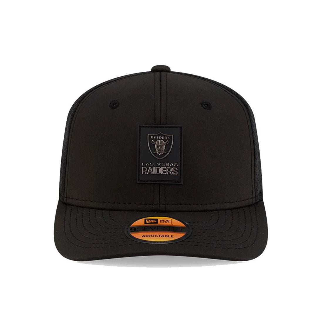 Las Vegas Raiders NFL Sideline 2025 Black 9SEVENTY Trucker Stretch Snap Adjustable Cap - baseball sapka