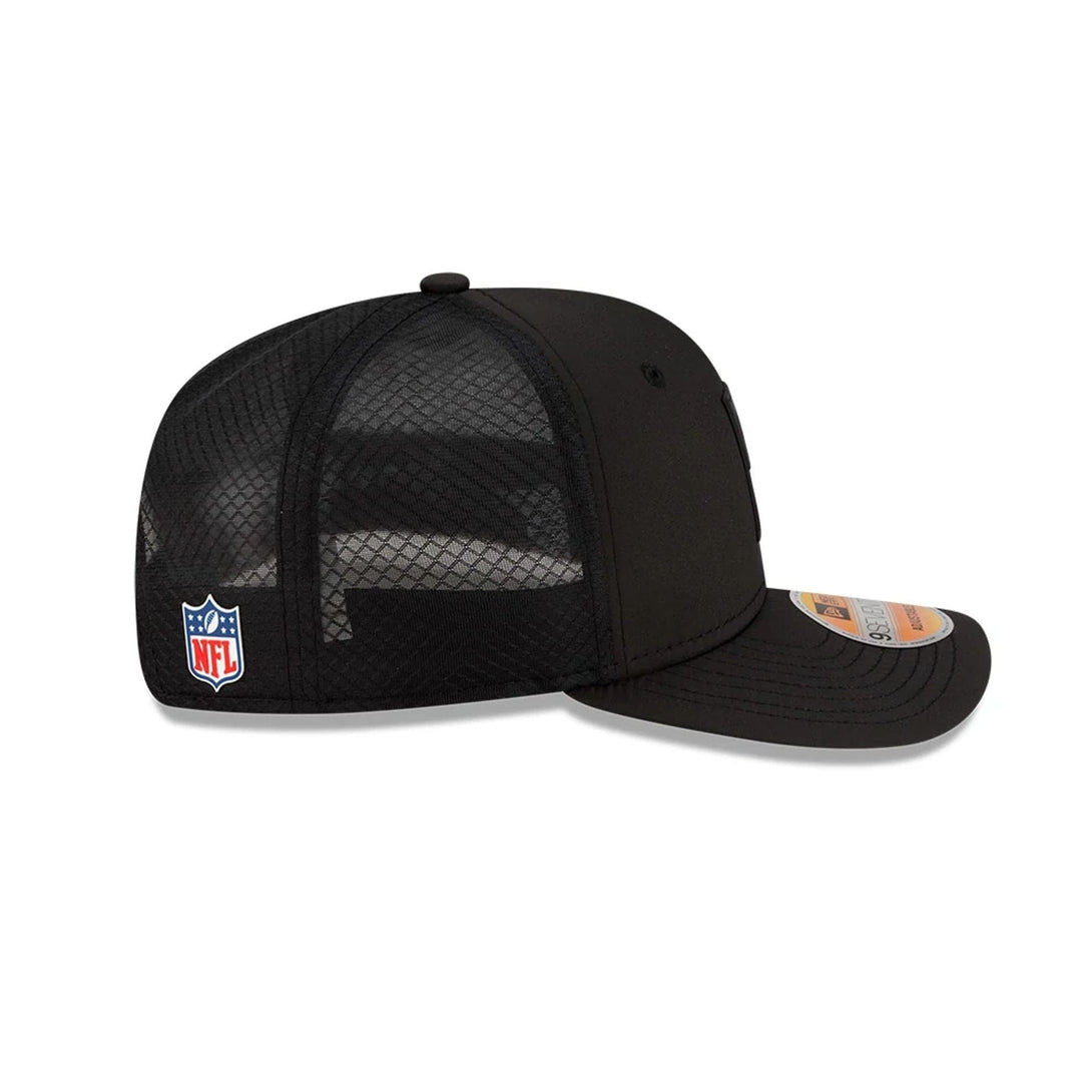 Las Vegas Raiders NFL Sideline 2025 Black 9SEVENTY Trucker Stretch Snap Adjustable Cap - baseball sapka