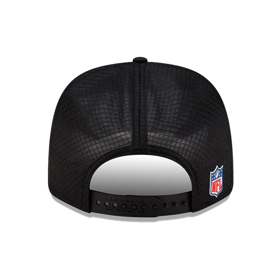 Las Vegas Raiders NFL Sideline 2025 Black 9SEVENTY Trucker Stretch Snap Adjustable Cap - baseball sapka