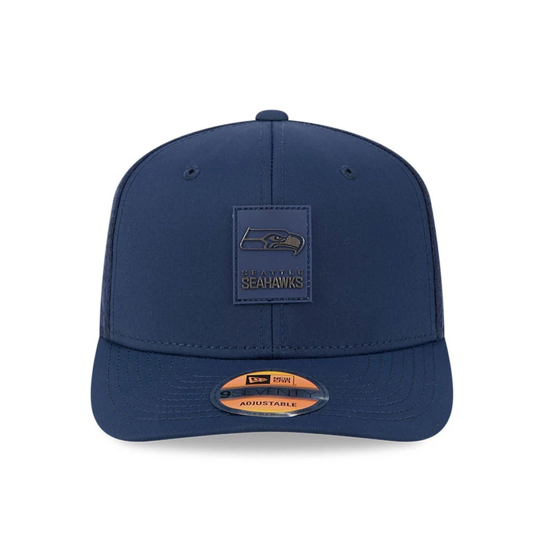 Seattle Seahawks NFL Sideline 2025 Dark Blue 9SEVENTY Trucker Stretch Snap Adjustable Cap - baseball sapka