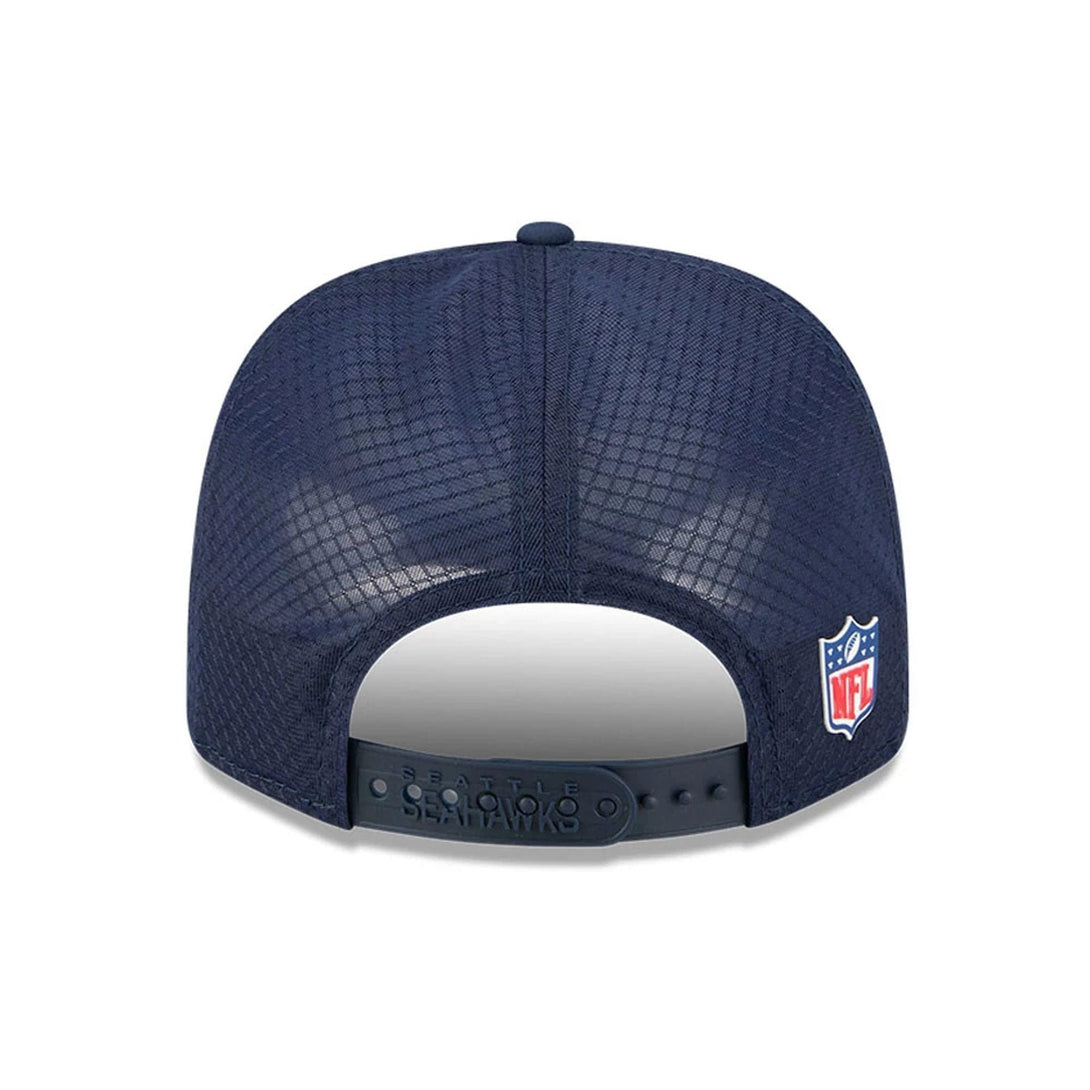 Seattle Seahawks NFL Sideline 2025 Dark Blue 9SEVENTY Trucker Stretch Snap Adjustable Cap - baseball sapka