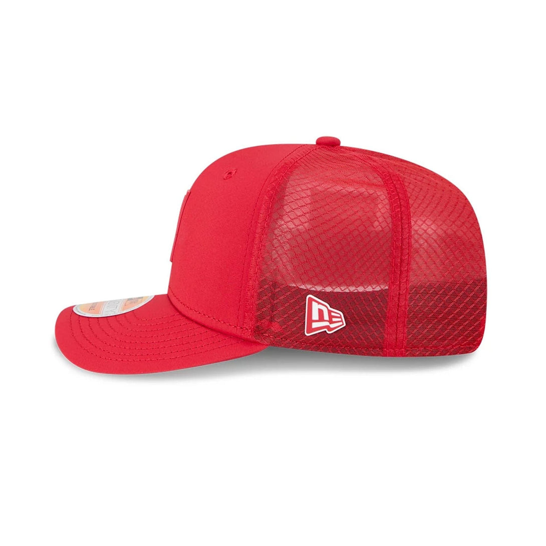 Tampa Bay Buccaneers NFL Sideline 2025 Red 9SEVENTY Trucker Stretch Snap Adjustable Cap - baseball sapka