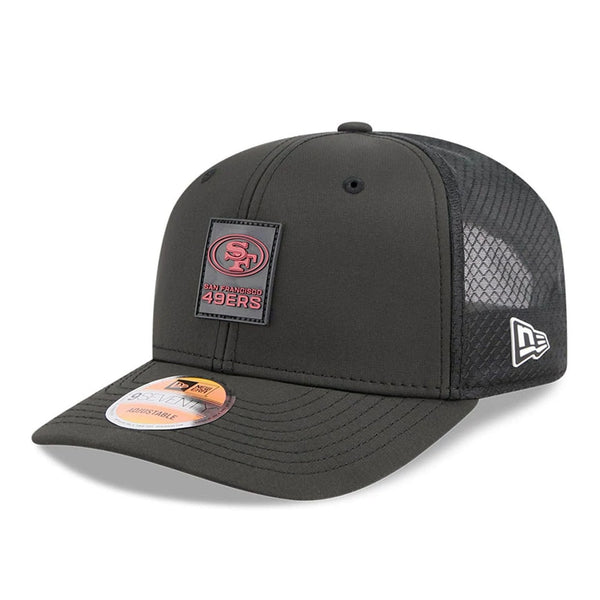 San Francisco 49ers NFL Sideline 2025 Black 9SEVENTY Trucker Stretch Snap Adjustable Cap - baseball sapka