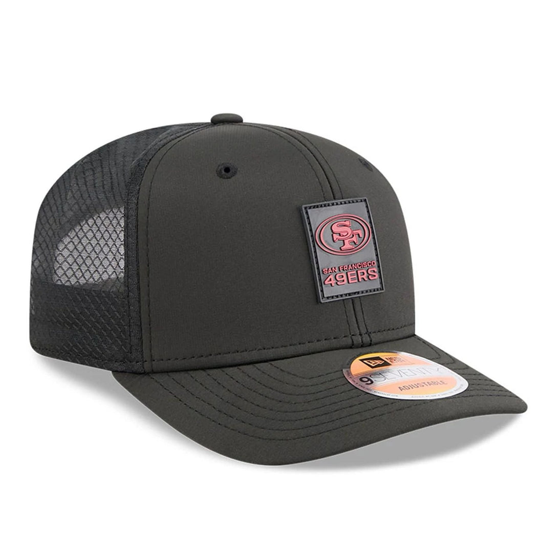 San Francisco 49ers NFL Sideline 2025 Black 9SEVENTY Trucker Stretch Snap Adjustable Cap - baseball sapka