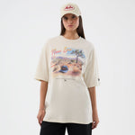 New Era Dessert Graphic Light Beige Oversized póló