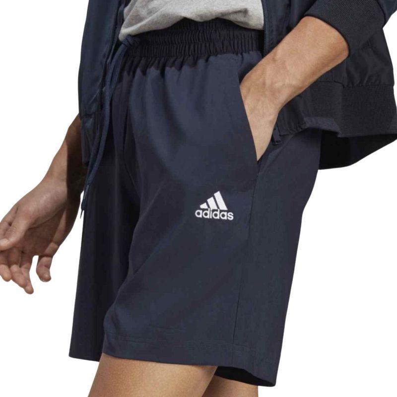 Adidas Aeroready Essentials Chelsea Small Logo shorts Ruházat Nadrág férfi IC9393