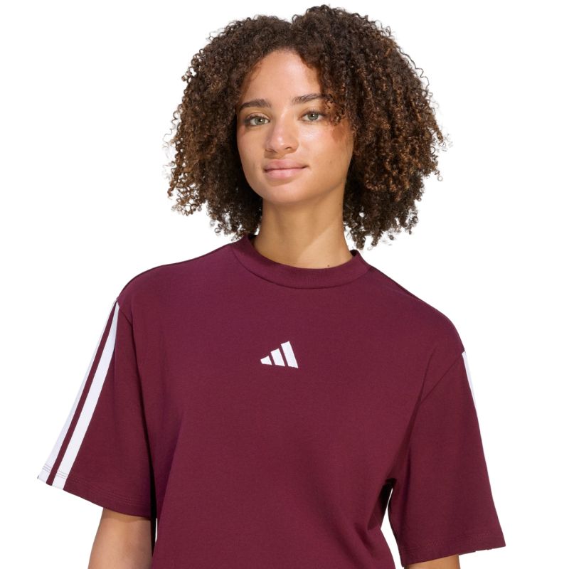 Adidas Essentials 3-Stripes Boyfriend T-Shirt in női póló, bordó