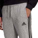 Adidas Essentials Fleece férfi Nadrág GK8824