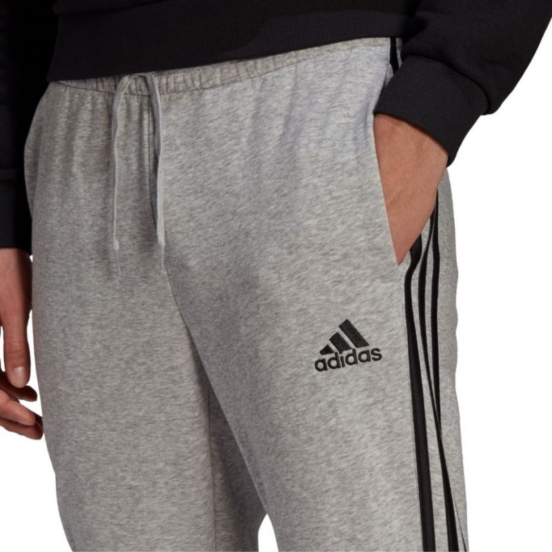 Adidas Essentials Fleece férfi Nadrág GK8824