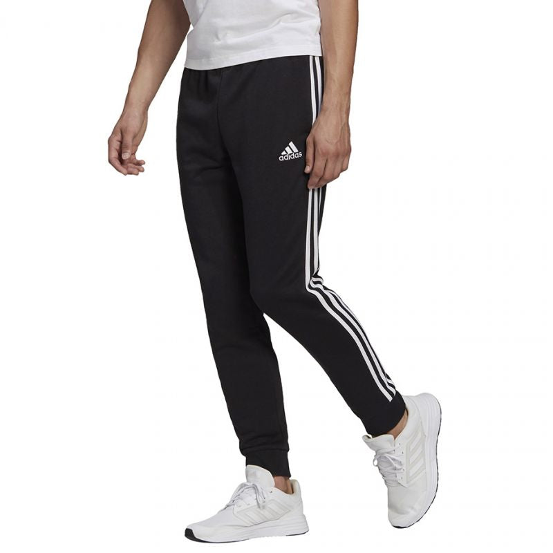 Adidas Essentials Tapered Cuff 3 Stripes M GK8831 Kötött sapka - Sportmania.hu