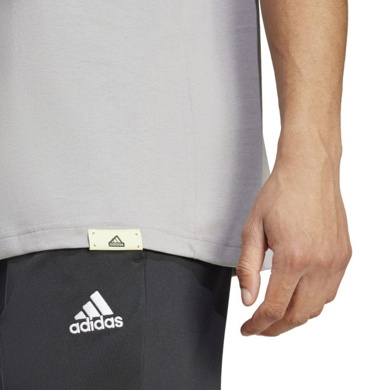 adidas T-shirt adidas Tech Linear Graphic férfi Póló IY0728