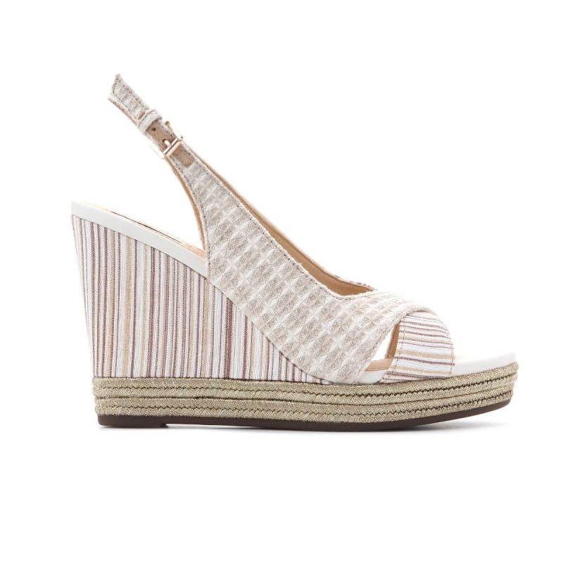 Geox D Janira FW D82P6F 0AW11 C5555 wedge bézs női utcai cipő