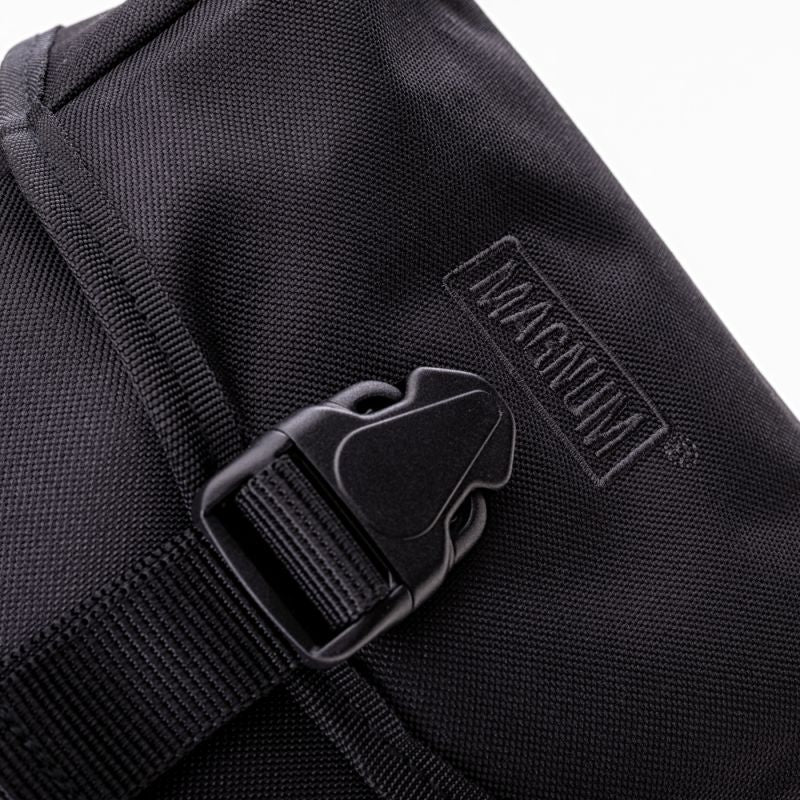 Magnum Pocket VB8 fekete deréktáska