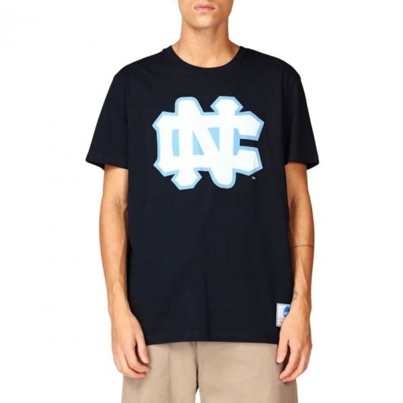 Mitchell & Ness NCAA University Of North Carolina Large Logo Tee M BMTRINTL1272-UNCNAVY - Sportmania.hu
