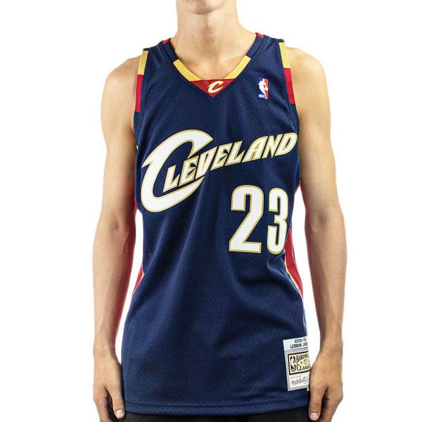 Mitchell &amp;Ness Cleveland Cavaliers NBA Swingman Jersey Lebron James M SMJYGS18156-CCANAVY08LJA - Sportmania.hu