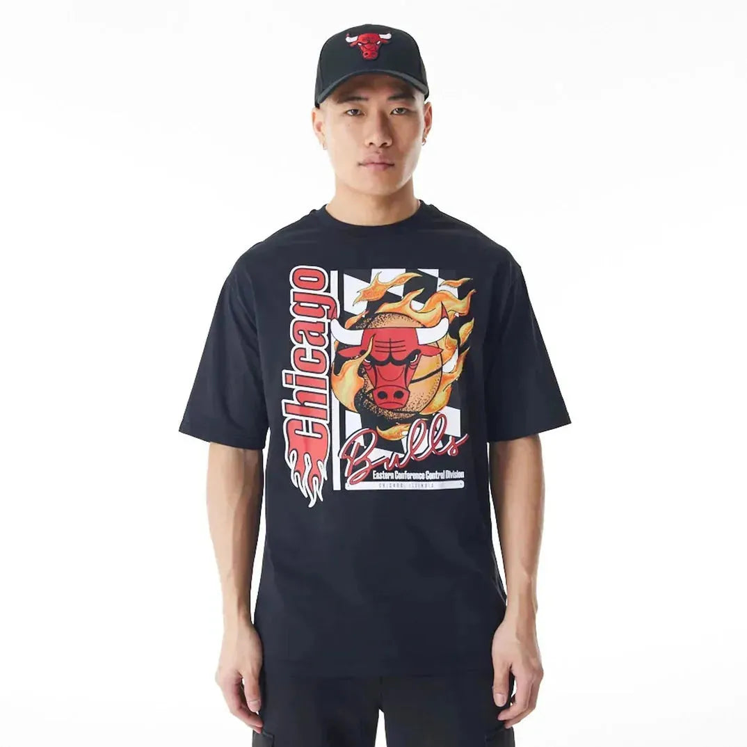 New Era Chicago Bulls NBA Flame Print Black Oversized póló - Sportmania.hu