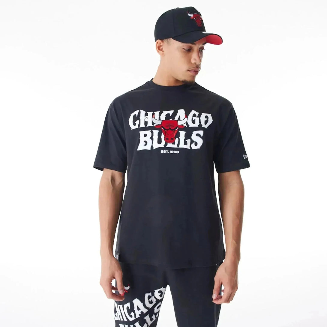 New Era Chicago Bulls NBA Graphic Black Oversized póló - Sportmania.hu
