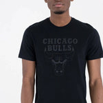 New Era Chicago Bulls NBA Regular Black On Black unisex póló