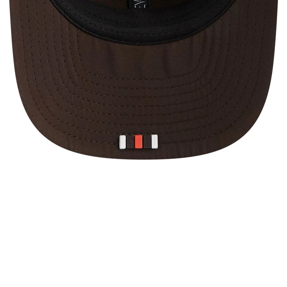 New Era Cleveland Browns NFL Sideline 2025 Dark Brown 9SEVENTY Trucker Stretch Snap - baseball sapka