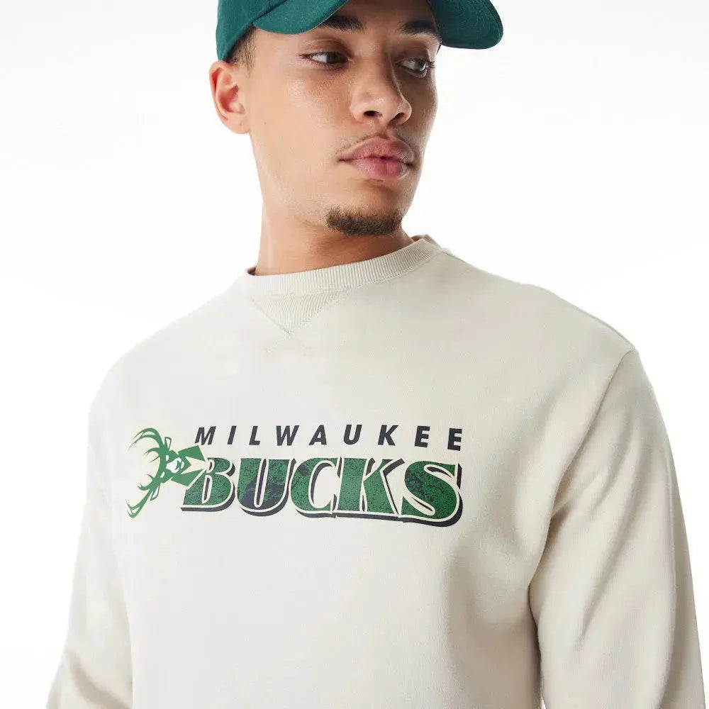 New Era Hellbeiges Milwaukee Bucks NBA Graphic pulóver - Sportmania.hu
