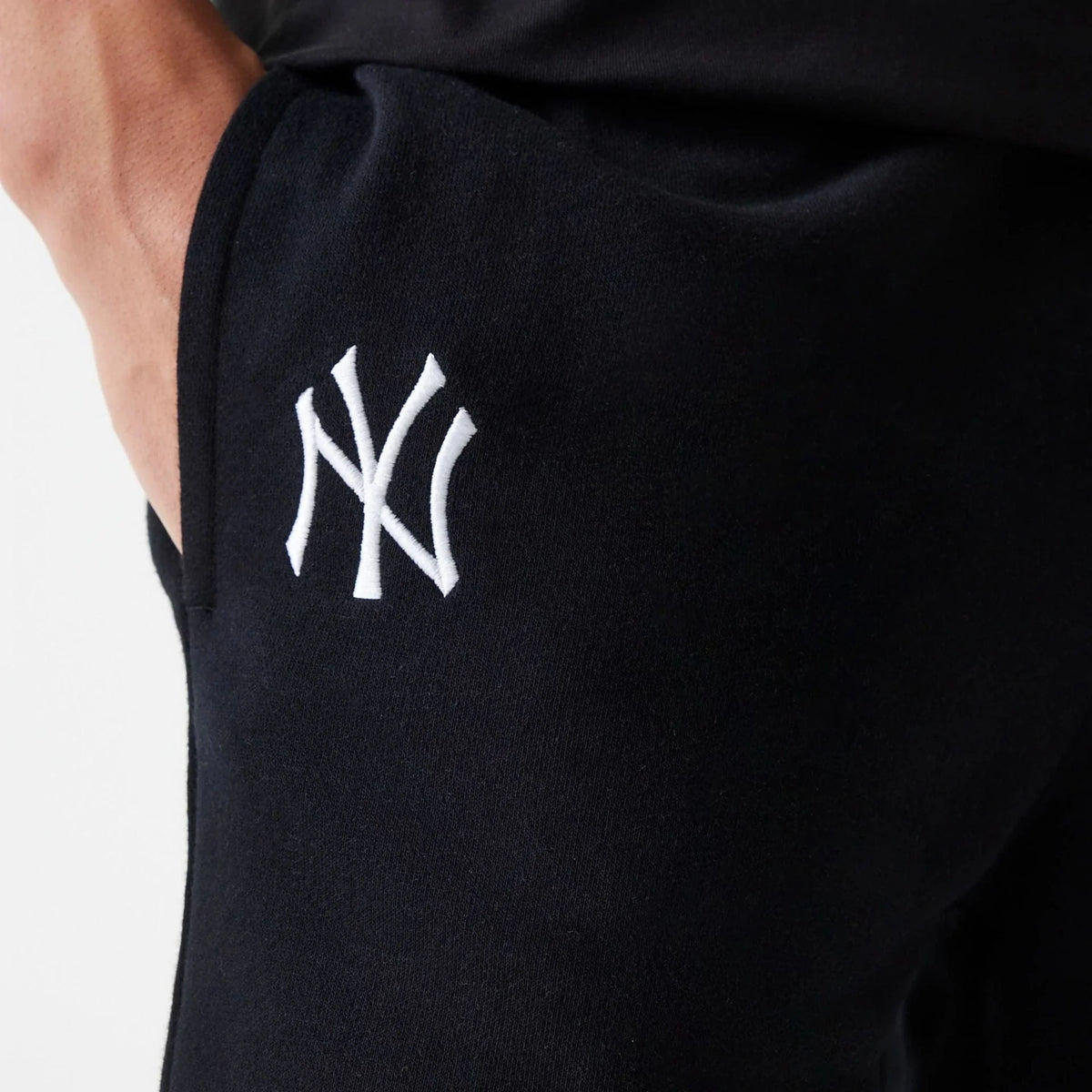 New Era KR.HLACE NOS MLB LE MIDI SHORT FT NEYYAN unisex rövidnadrág