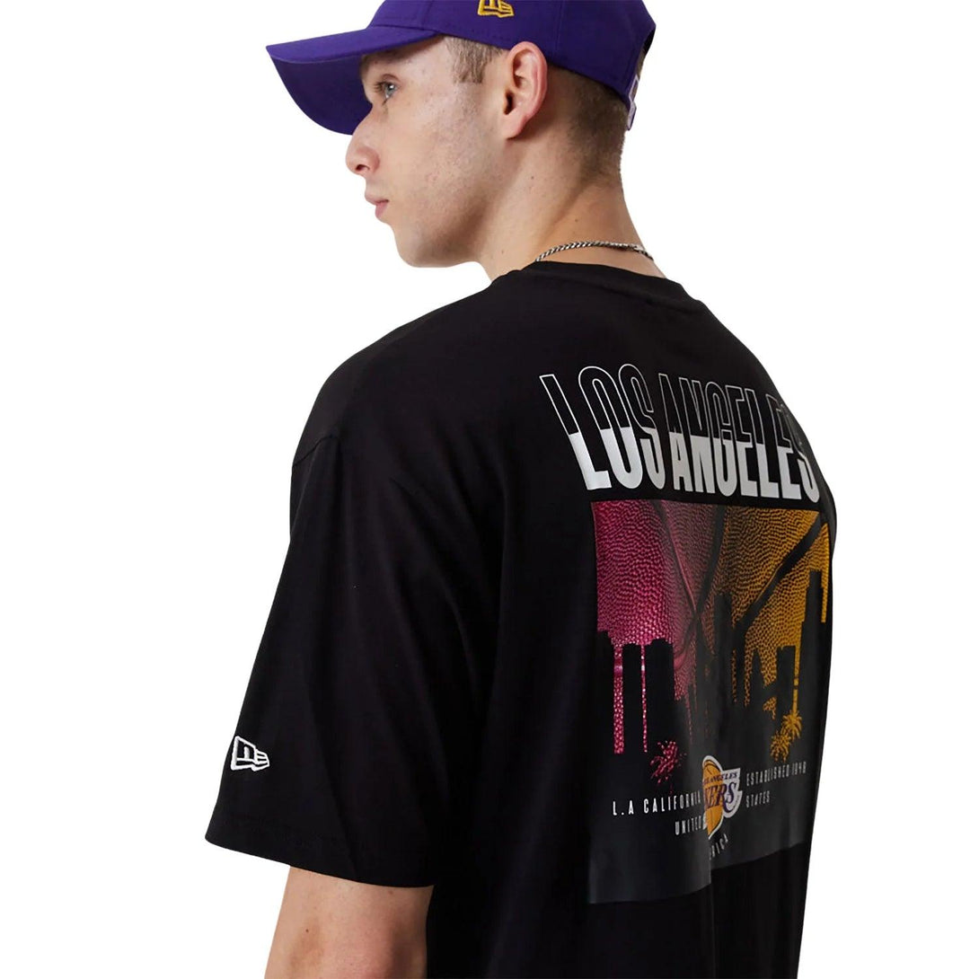 New Era LA Lakers City Graphic Black Oversized Póló - Sportmania.hu