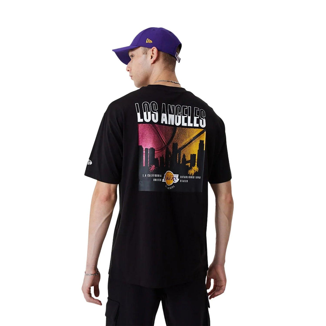 New Era LA Lakers City Graphic Black Oversized Póló - Sportmania.hu