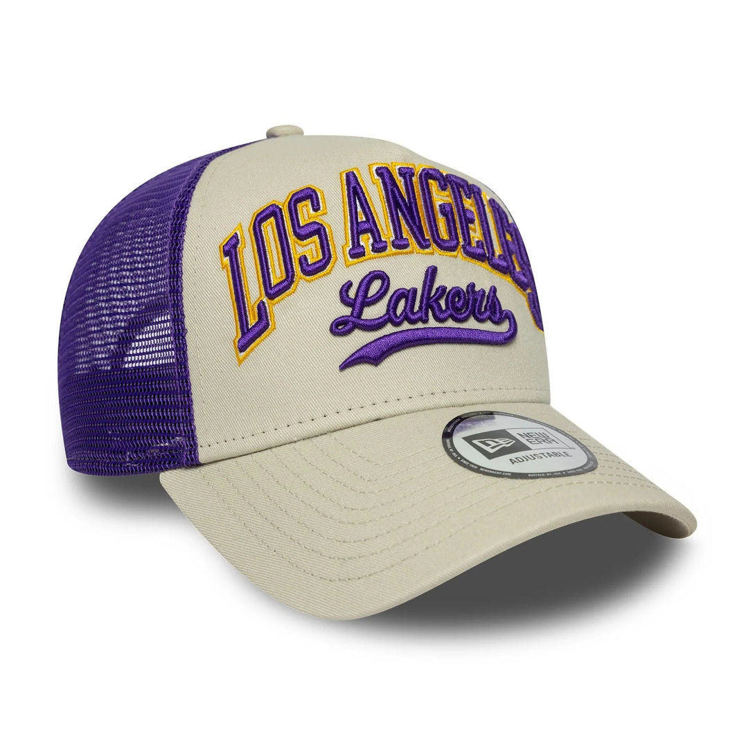 New Era LA Lakers NBA Script Cream 9FORTY E-Frame Trucker sapka - Sportmania.hu
