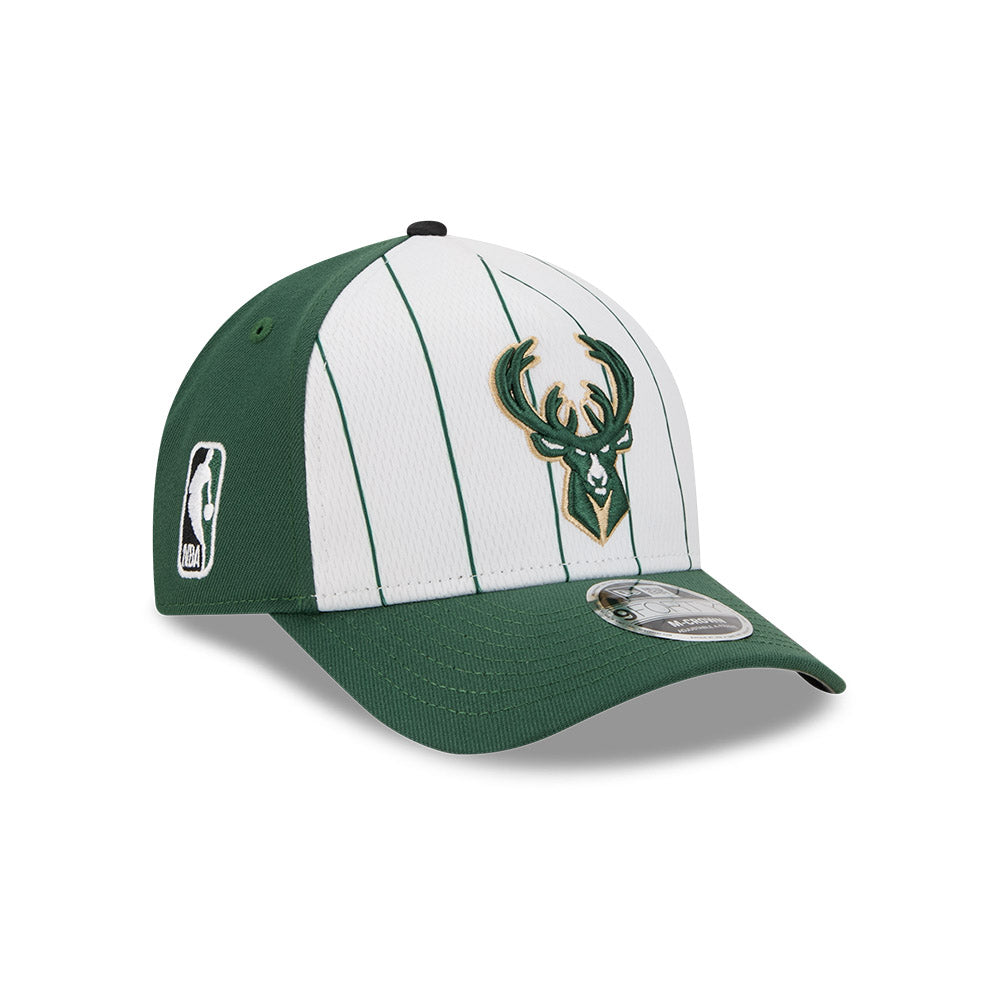 New Era Milwaukee Bucks NBA Tip Off 2025 9FORTY M-Crown A-Frame baseball sapka