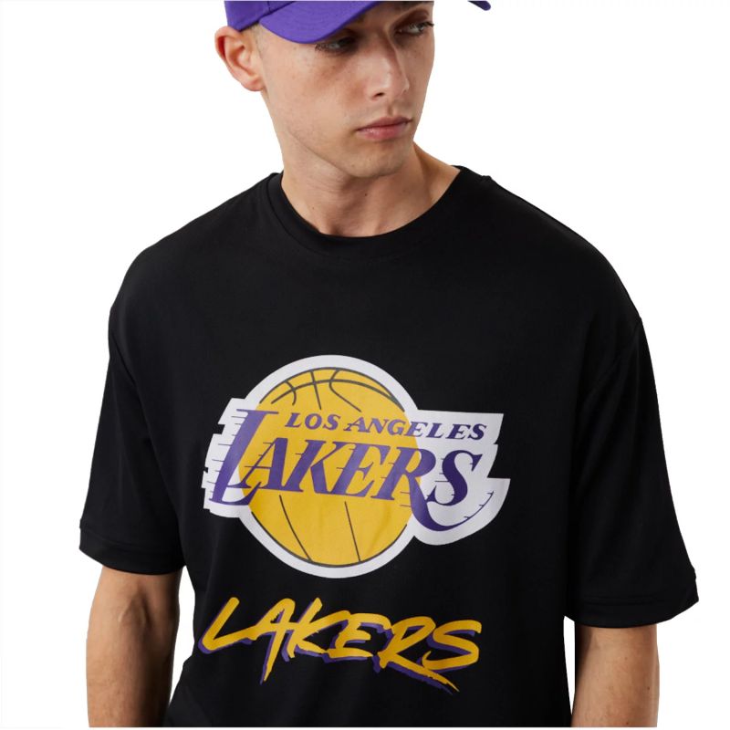 New Era NBA Los Angeles Lakers Script Mesh Tee M 60284737 Póló Ruházat Póló - Sportmania.hu