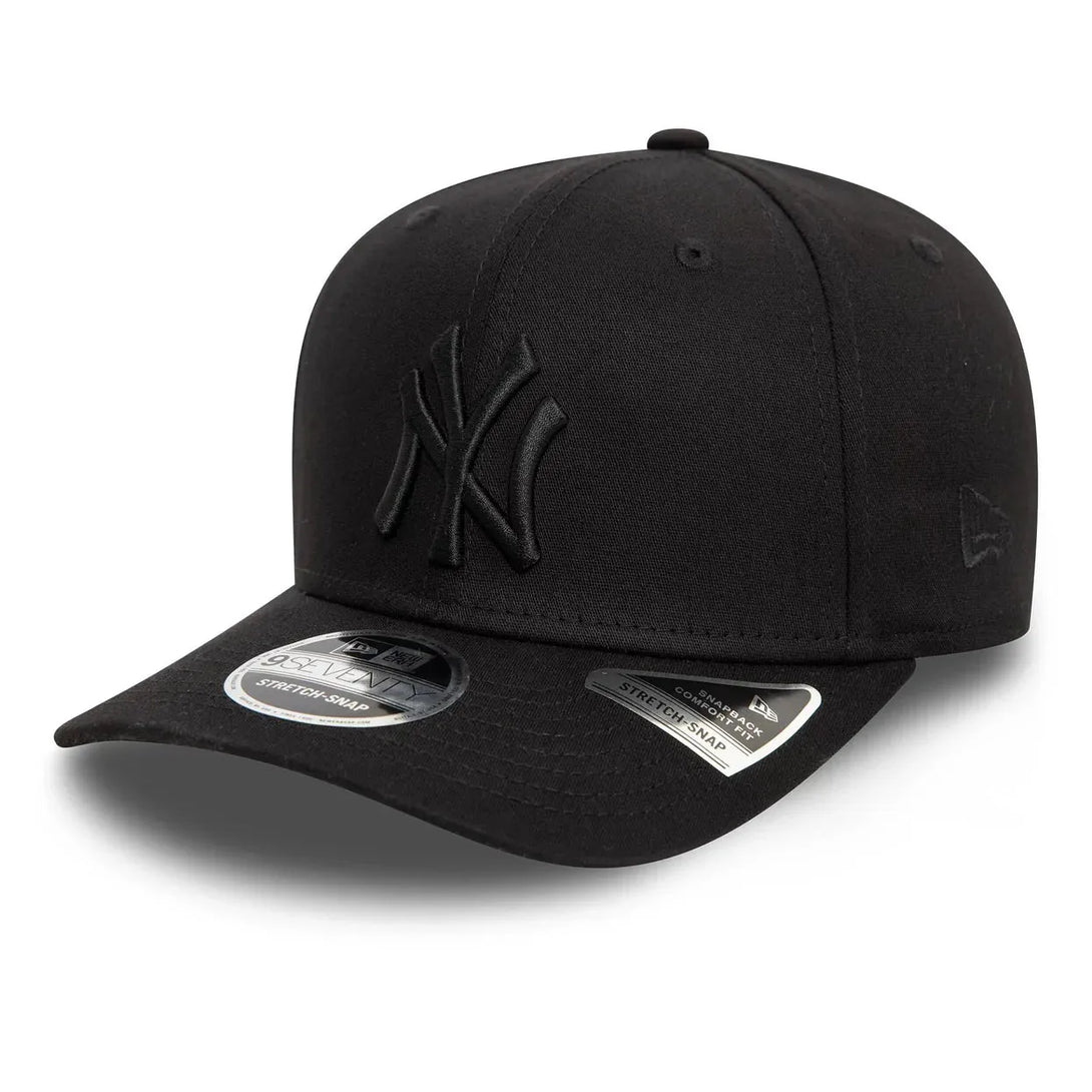 New Era New York Yankees Monochrome Black 9SEVENTY Stretch Snap sapka - Sportmania.hu