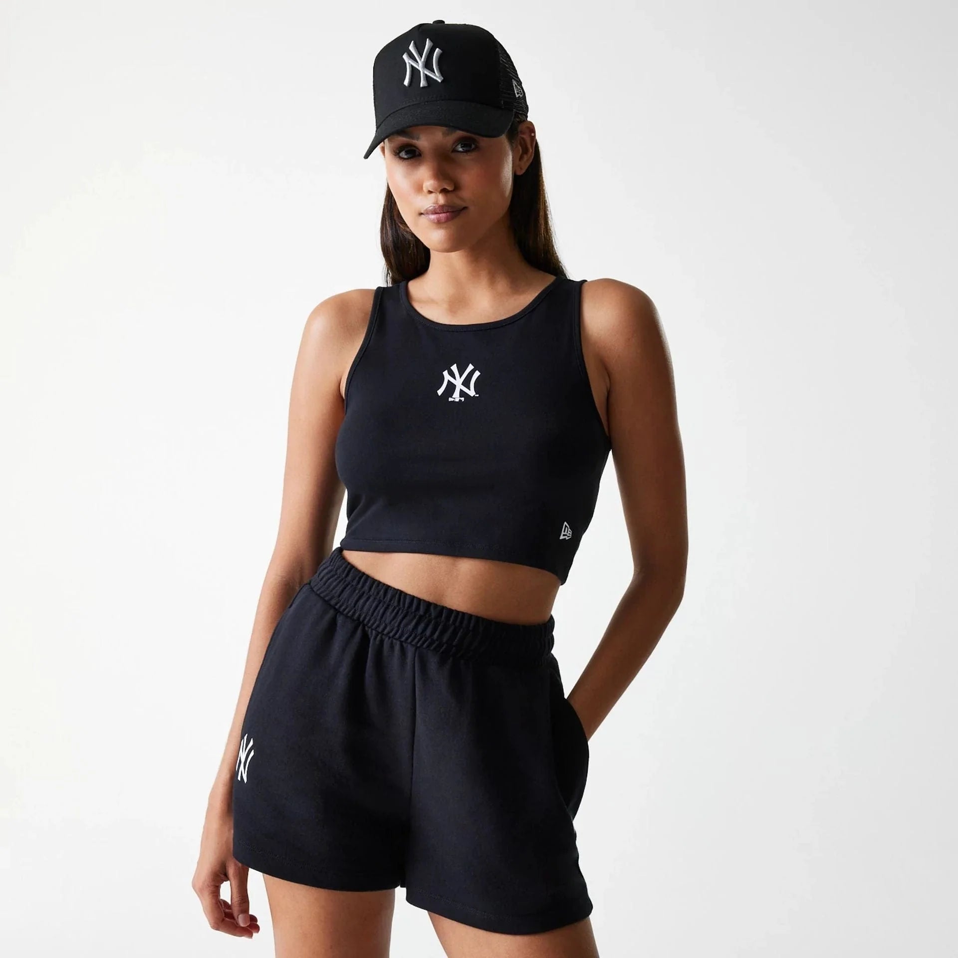 New Era New York Yankees Womens MLB Midi League Essential Black Crop Tank Top