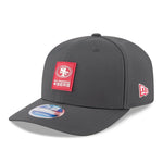 New Era San Francisco 49ers NFL Sideline 2025 Charcoal 9SEVENTY Stretch Snap - baseball sapka