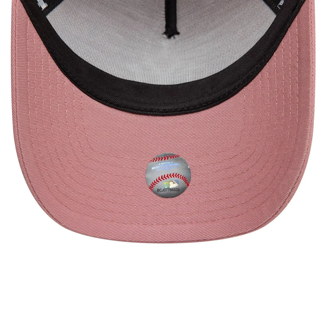 New York Yankees League Essential Dark Pink 9FORTY A-Frame Trucker sapka - Sportmania.hu