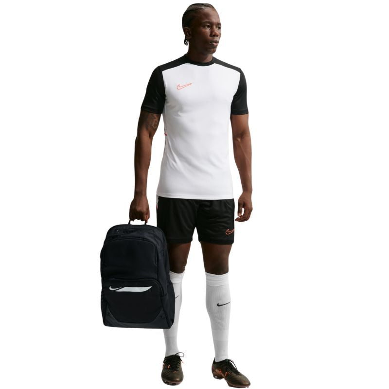 Nike Academy Team L Backpack – a sports backpack with a ball and laptop compartment hátizsák