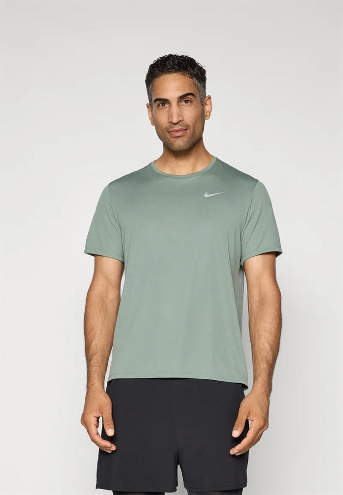 Nike Hyverse Men\"s Dri-FIT UV zöld férfi póló
