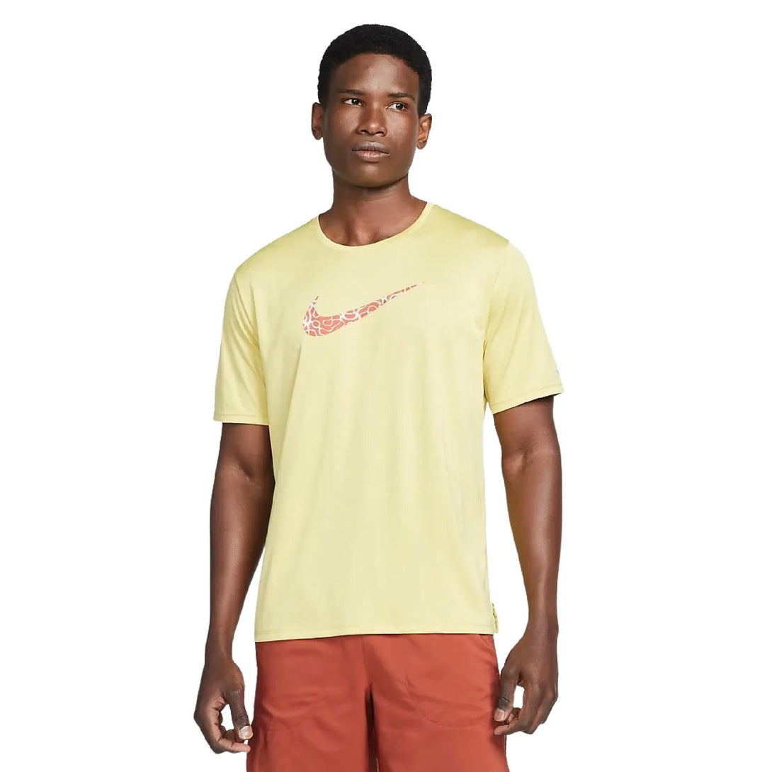 Nike_ M NK DF WR MILER PR SS Mens Short-Sleeve Running Top Póló - Sportmania.hu