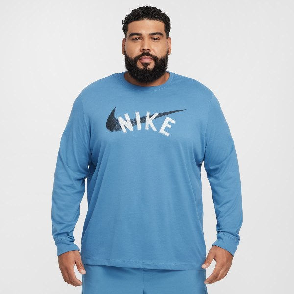 Nike Men\"s Dri-FIT Long-Sleeve Pulóver - Sportmania.hu