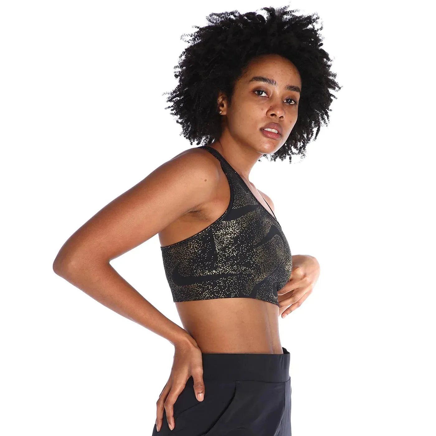 Nike_ Nike Swoosh-Women\'s Medium-Support Asymmetrical Non-Padded Sports Bra Sportmelltartó - Sportmania.hu