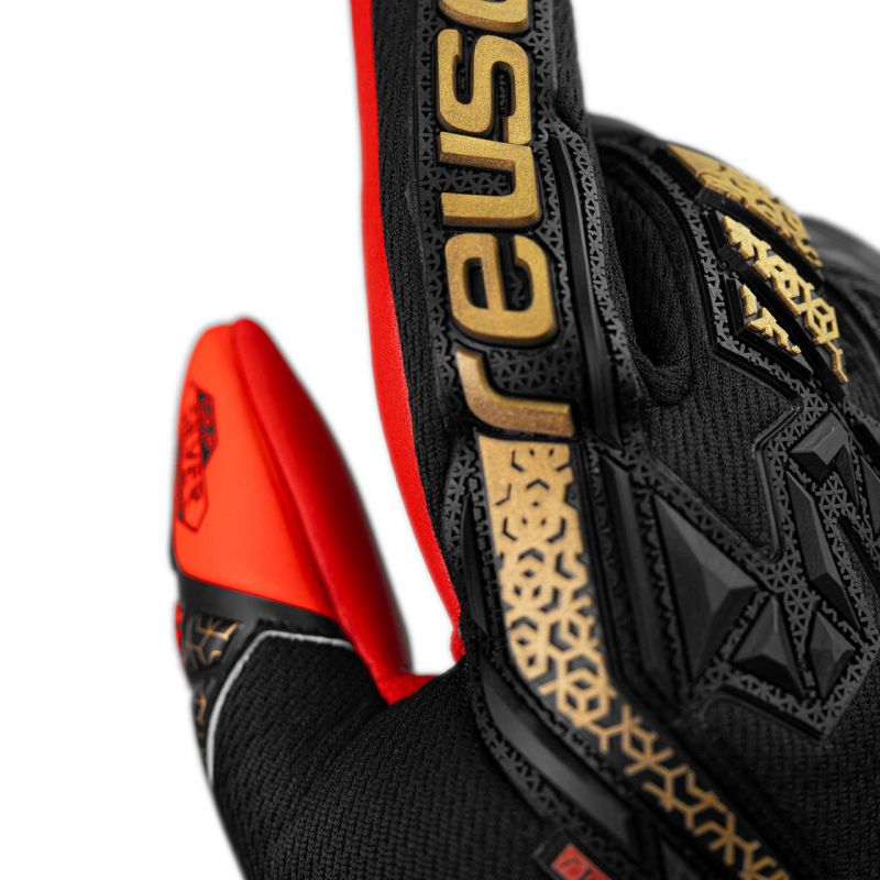 Reusch Goalkeeper gloves Attrakt Freegel Silver M 5570235 7075 Kesztyű - Sportmania.hu