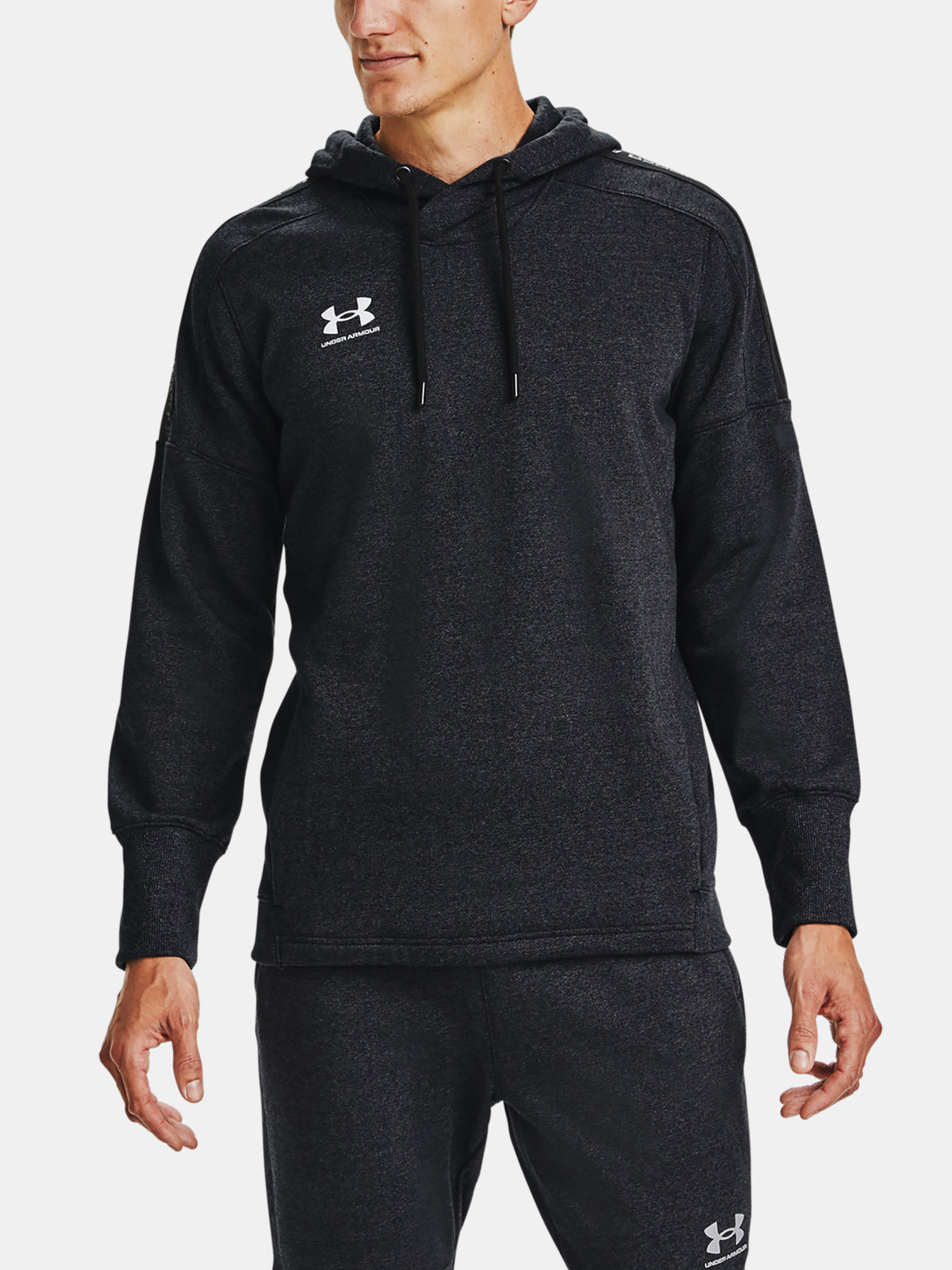 Under Armour Férfi Accelerate Off-Pitch kapucnis fekete pulóver