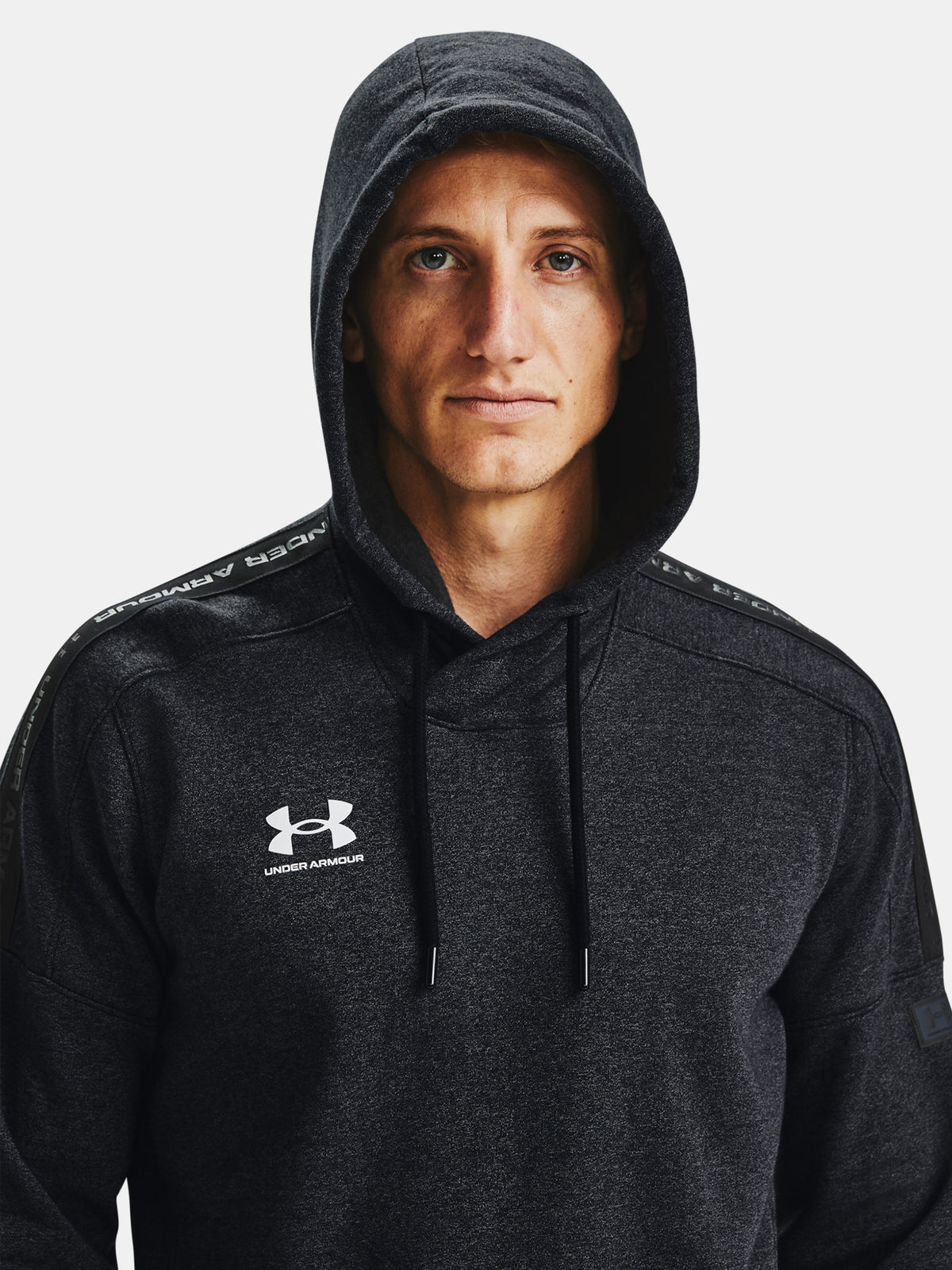 Under Armour Férfi Accelerate Off-Pitch kapucnis fekete pulóver