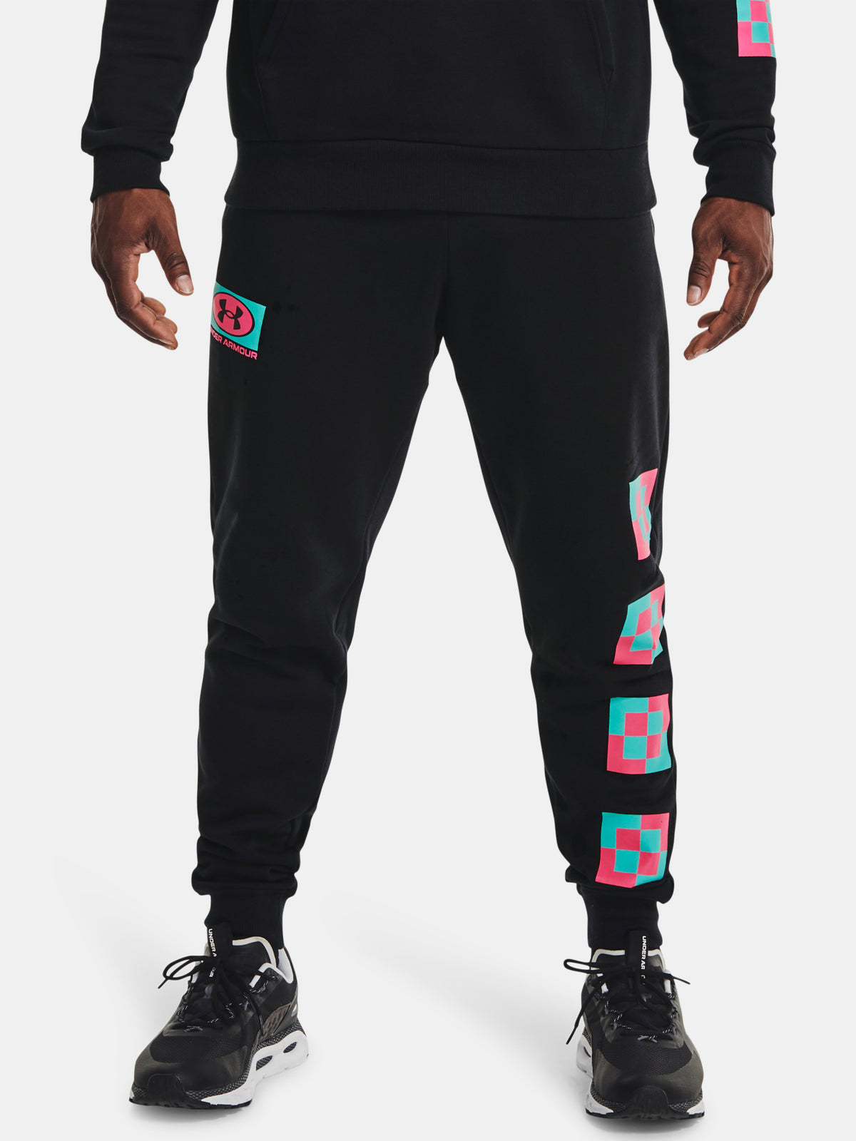 Under Armour Férfi melegítõnadrág UA RIVAL FLEECE GEO JOGGER fekete nadrág
