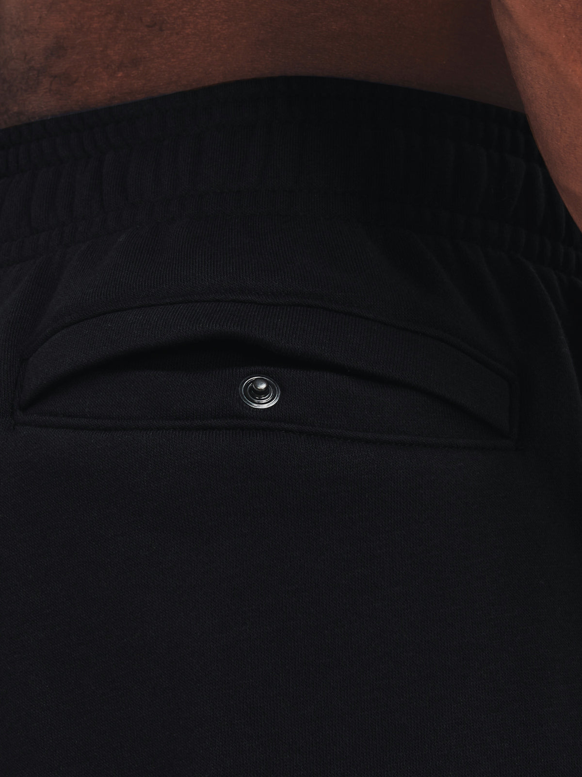 Under Armour Férfi melegítõnadrág UA RIVAL FLEECE GEO JOGGER fekete nadrág